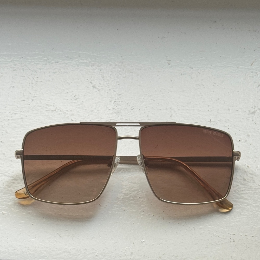 Steve Madden Sagen Oversized Square Aviator Sunglasses